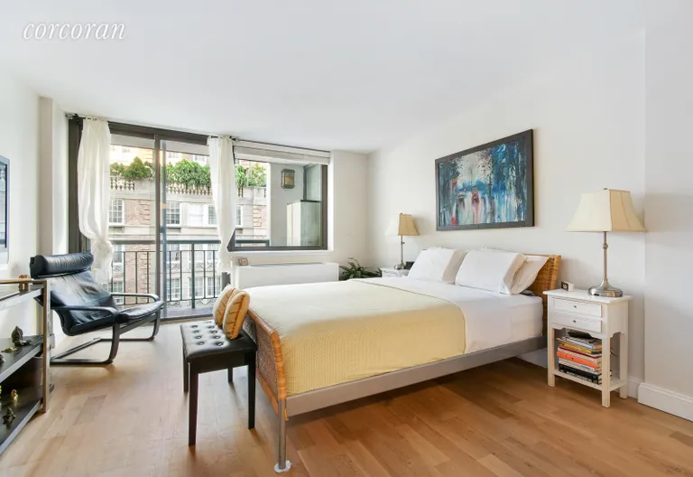 New York City Real Estate | View 224 East 52nd Street, 8 | room 3 | View 4