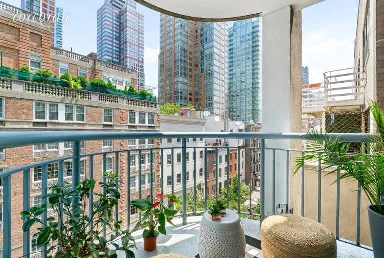 New York City Real Estate | View 224 East 52nd Street, 8 | room 6 | View 7