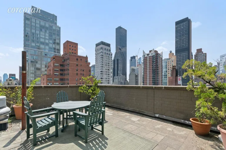 New York City Real Estate | View 224 East 52nd Street, 8 | room 8 | View 9