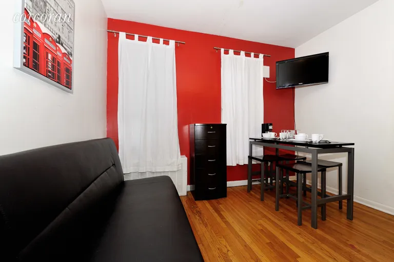 New York City Real Estate | View 201 East 89th Street, 3B | Living Room | View 3