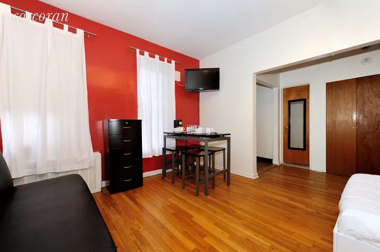 New York City Real Estate | View 201 East 89th Street, 3B | Lobby | View 4