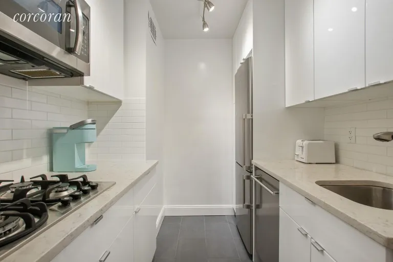 New York City Real Estate | View 220 East 57th Street, 5K | room 2 | View 3