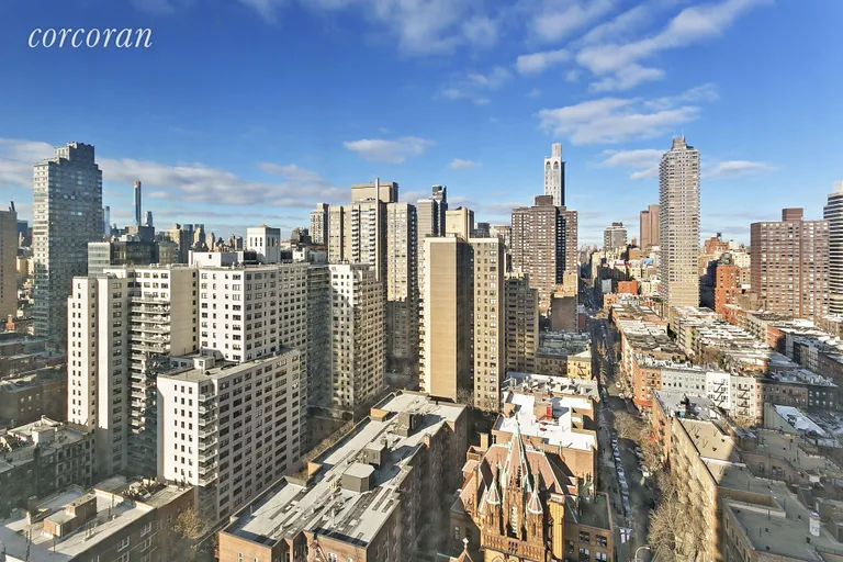 New York City Real Estate | View 360 East 88th Street, 23B | room 2 | View 3