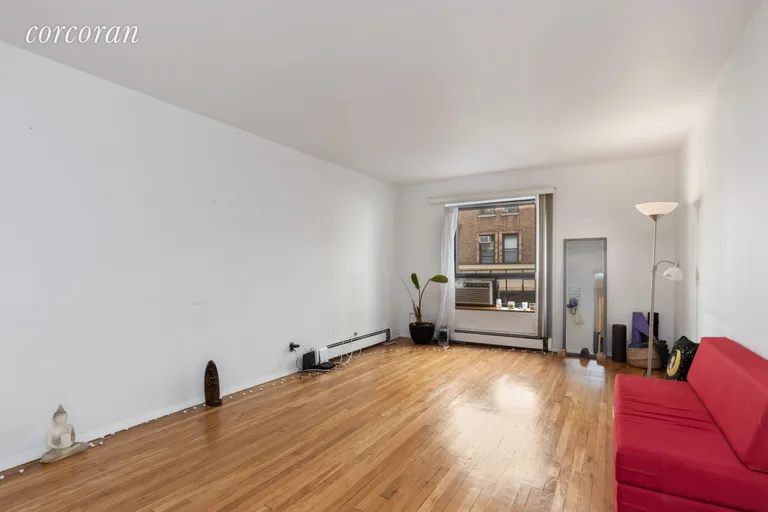 New York City Real Estate | View 250 West 88th Street, 201 | Large living/dining room | View 2
