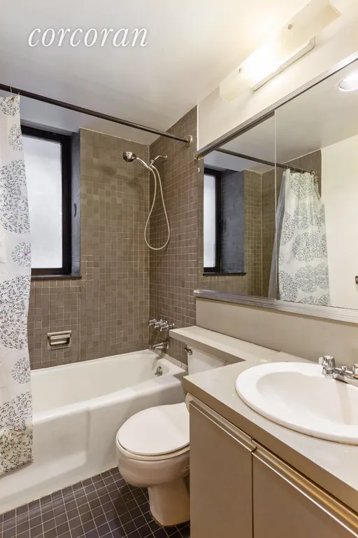 New York City Real Estate | View 250 West 88th Street, 201 | room 3 | View 4