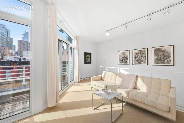 New York City Real Estate | View 521 West 47th Street, 4A | Sitting area | View 5