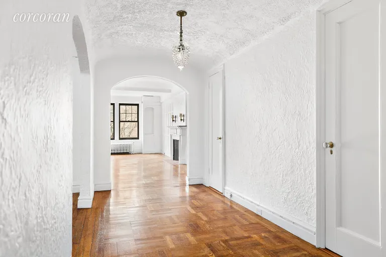 New York City Real Estate | View 40 West 77th Street, 5E | Gallery Entrance Foyer | View 5