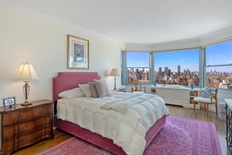 New York City Real Estate | View 300 East 74th Street, 36F | Spacious Primary Bedroom | Views | View 8