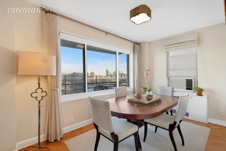 New York City Real Estate | View 33 East End Avenue, 9C | room 4 | View 5