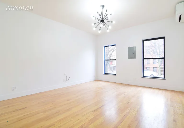 New York City Real Estate | View 85 Clermont Avenue, 1 | room 1 | View 2