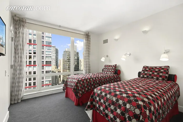 New York City Real Estate | View 250 East 53rd Street, 3202 | room 2 | View 3