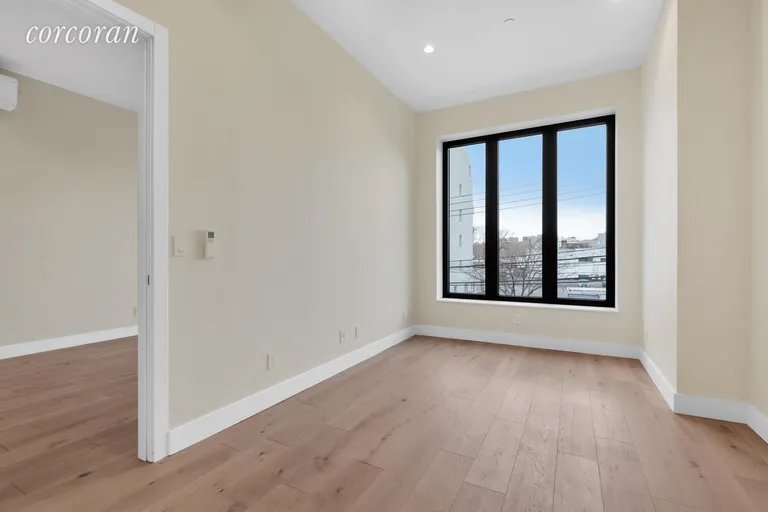 New York City Real Estate | View 26-33 28th Street, 3B | room 2 | View 3