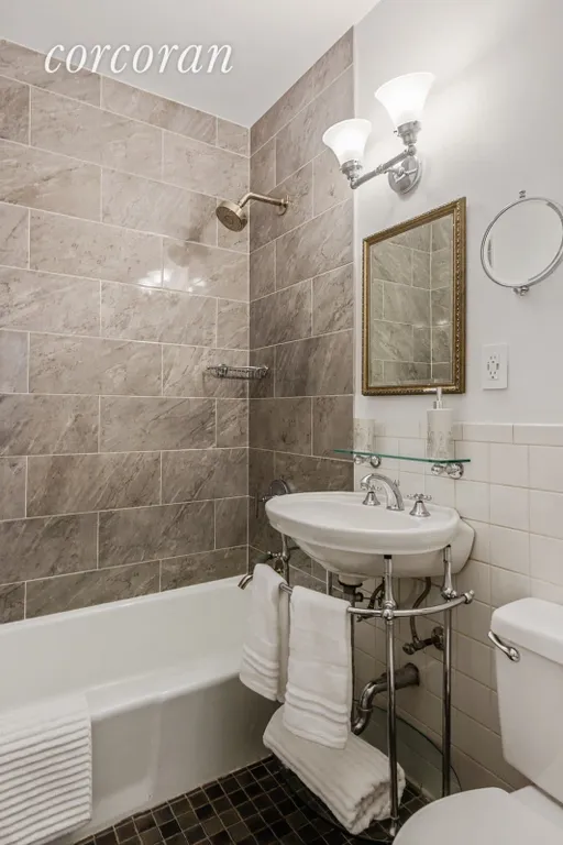 New York City Real Estate | View 425 West 24th Street, 1F | room 4 | View 5