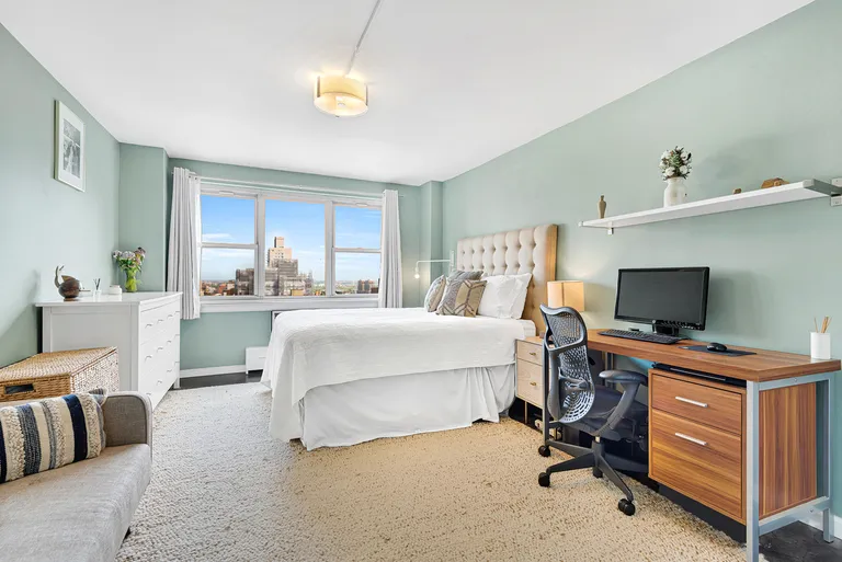 New York City Real Estate | View 340 East 80th Street, 21H | room 4 | View 5
