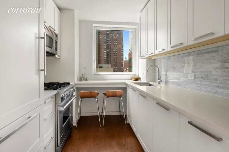 New York City Real Estate | View 200 East 94th Street, 817 | Kitchen | View 4