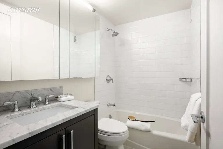 New York City Real Estate | View 200 East 94th Street, 817 | Bathroom | View 8