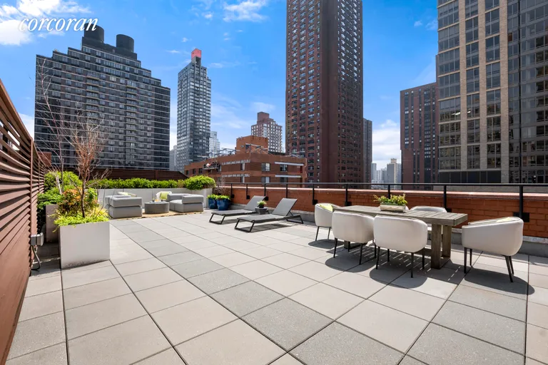 New York City Real Estate | View 200 East 94th Street, 817 | 2 Beds, 2 Baths | View 1