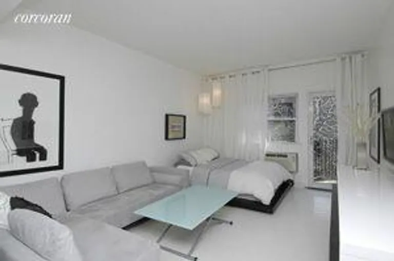 New York City Real Estate | View 211 Thompson Street, 3G | room 1 | View 2
