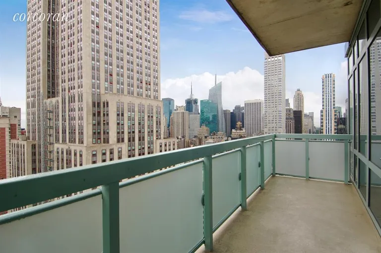 New York City Real Estate | View 325 Fifth Avenue, 35B | Terrace | View 4