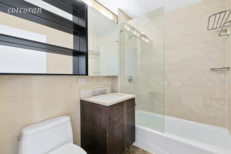 New York City Real Estate | View 215-217 East 96th Street, 40H | En-Suite Bathroom in Second Bedroom | View 6