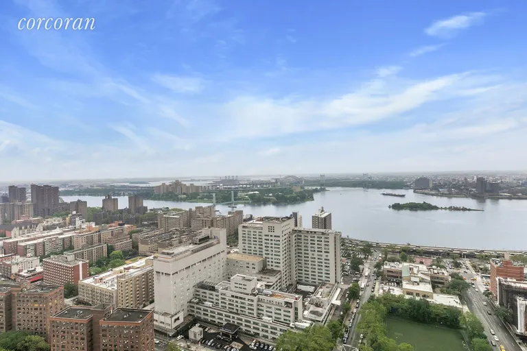 New York City Real Estate | View 215-217 East 96th Street, 40H | Open River View from Living Room, Kitchen & Master | View 8