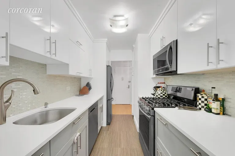 New York City Real Estate | View 315 West 70th Street, 4A | Kitchen | View 3