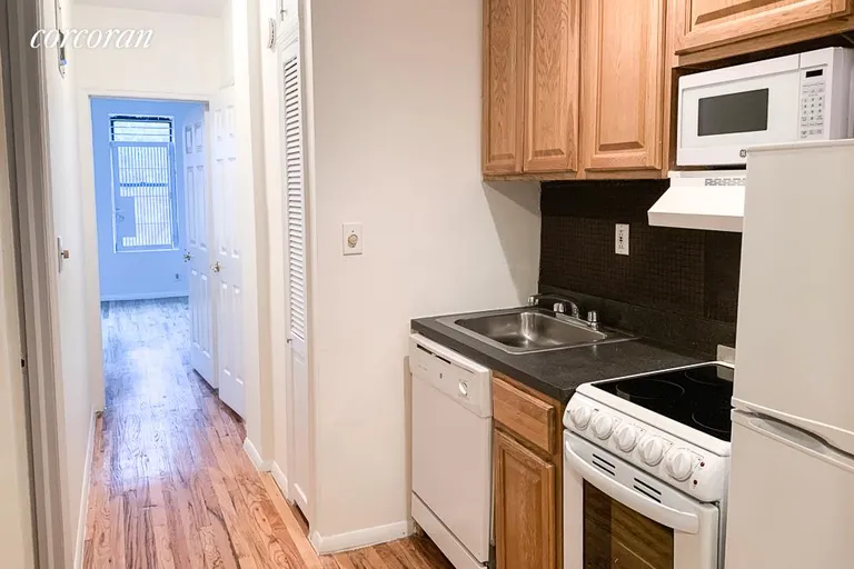 New York City Real Estate | View 421 East 81st Street, 3FE | room 6 | View 7