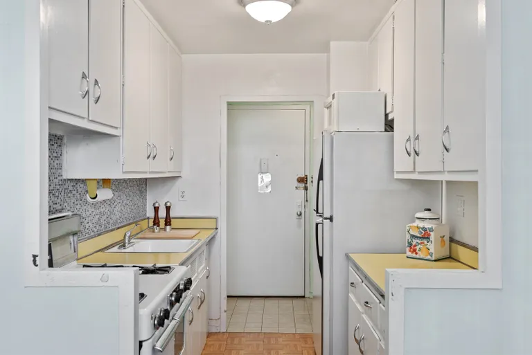 New York City Real Estate | View 303 West 66th Street, 7LW | Kitchen | View 3