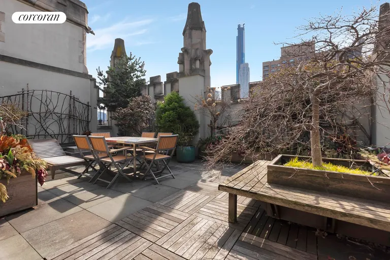 New York City Real Estate | View 1 West 67th Street, PH909 | room 3 | View 4