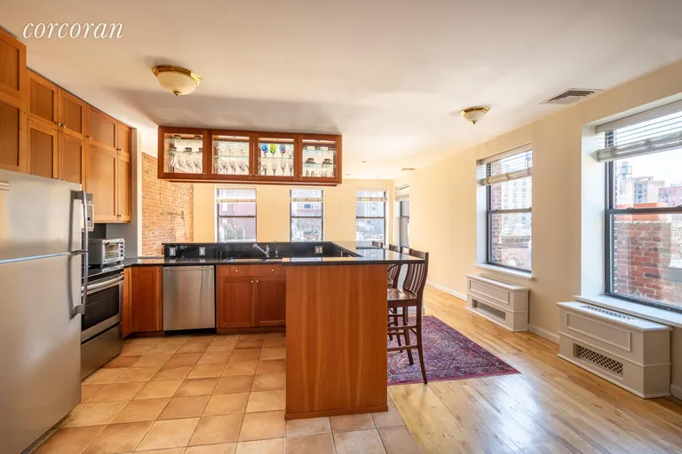 New York City Real Estate | View 101 West 81st Street, 605/705 | 2 Beds, 2 Baths | View 1