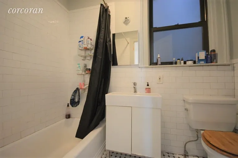New York City Real Estate | View 2031 Bedford Avenue, 2R | room 5 | View 6