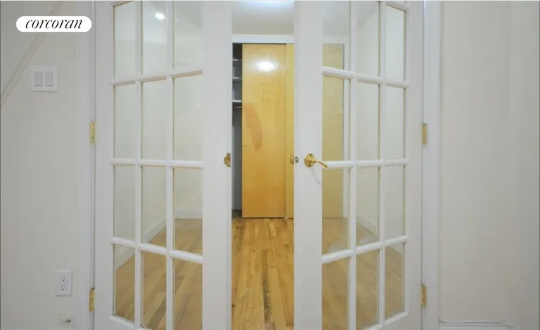 New York City Real Estate | View 306 Saint James Place, GARDEN | room 7 | View 8