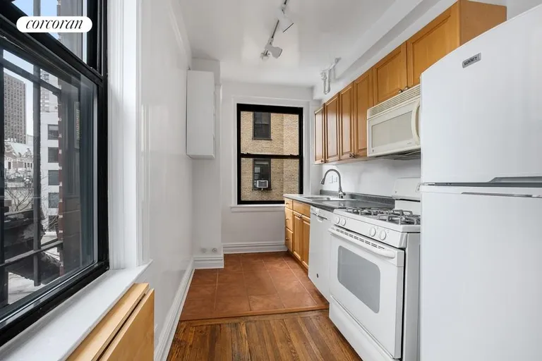 New York City Real Estate | View 457 West 57th Street, 702 | room 6 | View 7