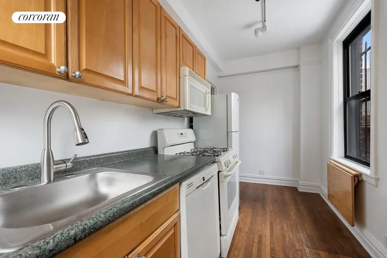 New York City Real Estate | View 457 West 57th Street, 702 | Eat-in Kitchen | View 6