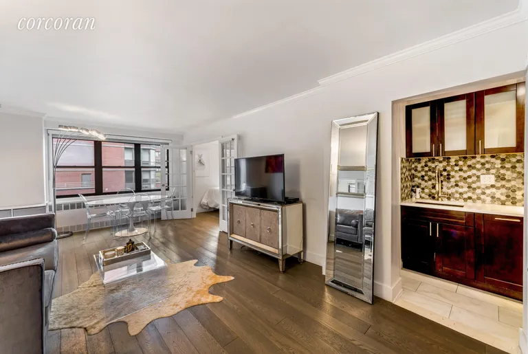 New York City Real Estate | View 301 East 63rd Street, 9A | room 1 | View 2