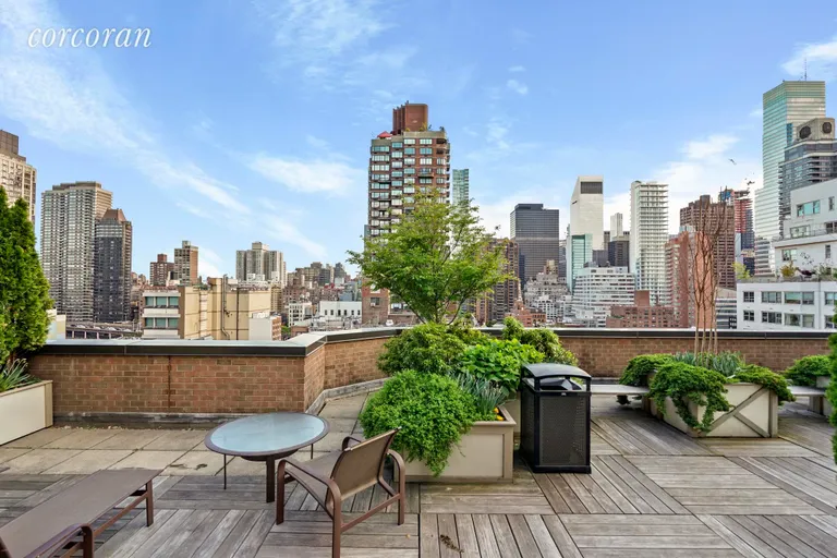 New York City Real Estate | View 301 East 63rd Street, 9A | room 6 | View 7