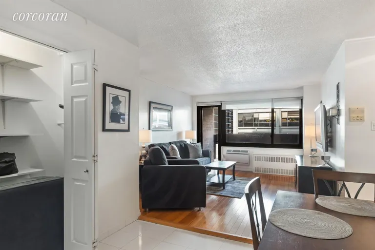 New York City Real Estate | View 333 Pearl Street, 9E | Foyer | View 2