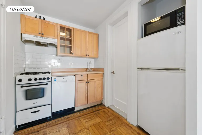 New York City Real Estate | View 55 Montgomery Place, 5R | room 2 | View 3