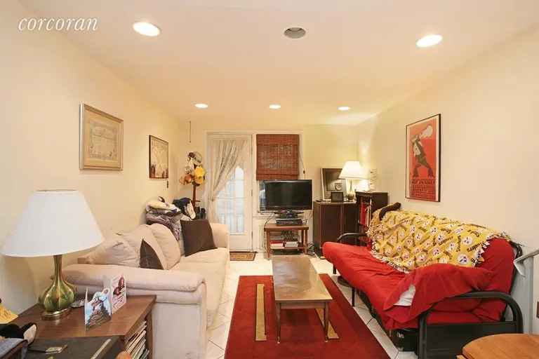 New York City Real Estate | View 431 East 82nd Street, 1B | Living Room | View 2