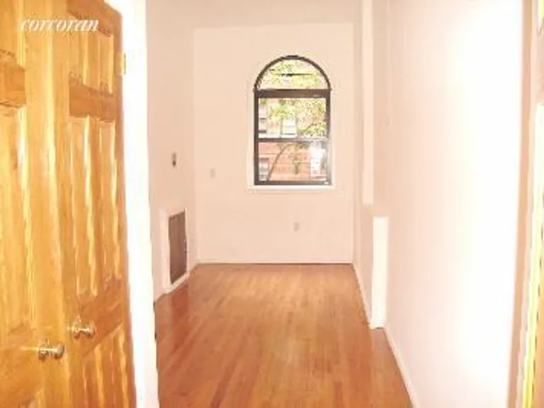 New York City Real Estate | View 223 East 48th Street, XX3 | room 5 | View 6