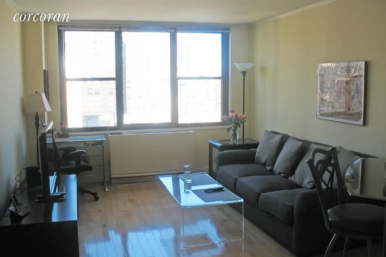 New York City Real Estate | View 301 East 87th Street, 23B | room 1 | View 2