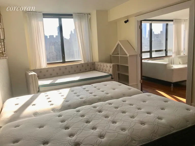 New York City Real Estate | View 630 First Avenue, 22L | room 11 | View 12
