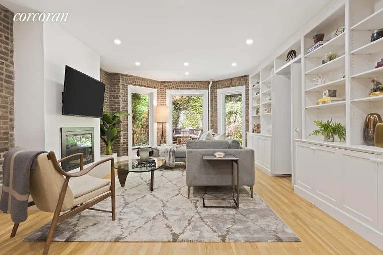 New York City Real Estate | View 28 Pierrepont Street, 1 | 2 Beds, 2 Baths | View 1