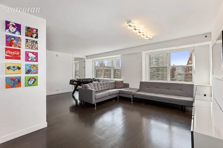 New York City Real Estate | View 401 East 74th Street, 20F/PH21F | room 3 | View 4