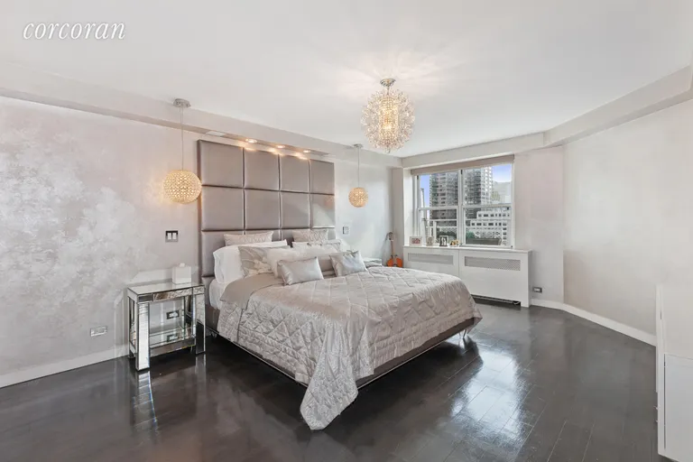 New York City Real Estate | View 401 East 74th Street, 20F/PH21F | room 8 | View 9