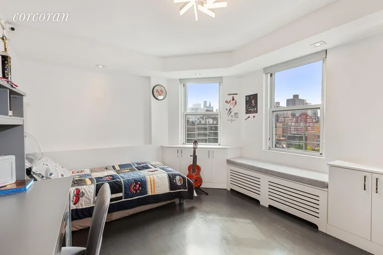 New York City Real Estate | View 401 East 74th Street, 20F/PH21F | room 12 | View 13