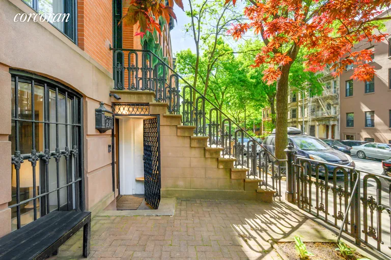 New York City Real Estate | View 154 Lafayette Avenue, 1 | 2 Beds, 1 Bath | View 1