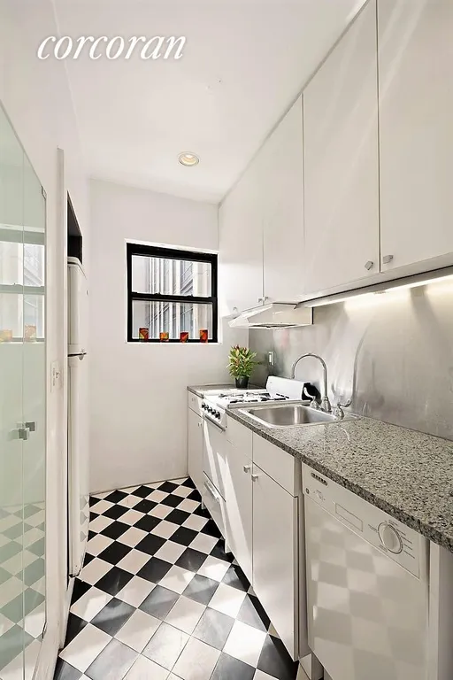 New York City Real Estate | View 208 East 20th Street, 2 | room 5 | View 6
