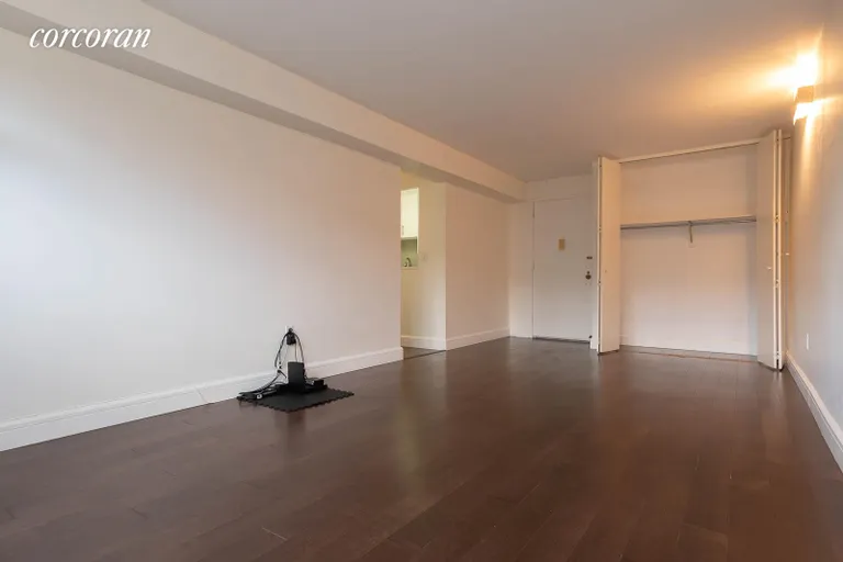 New York City Real Estate | View 220 Manhattan Avenue, 4-T | room 1 | View 2
