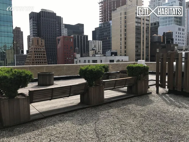 New York City Real Estate | View 301 East 45th Street, 6-C | room 3 | View 4